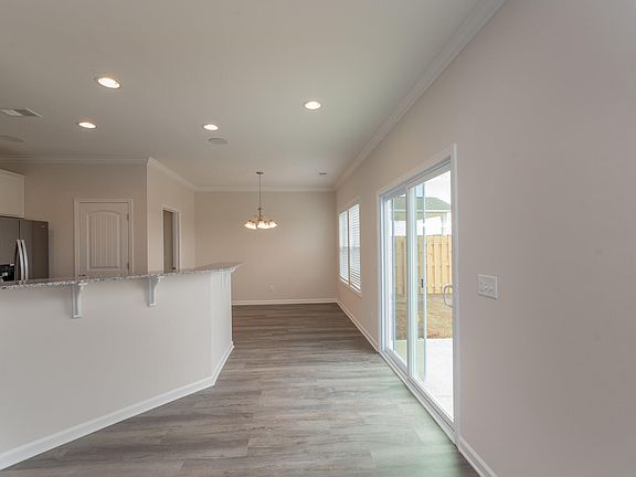 4th image of 210 Mansell Park