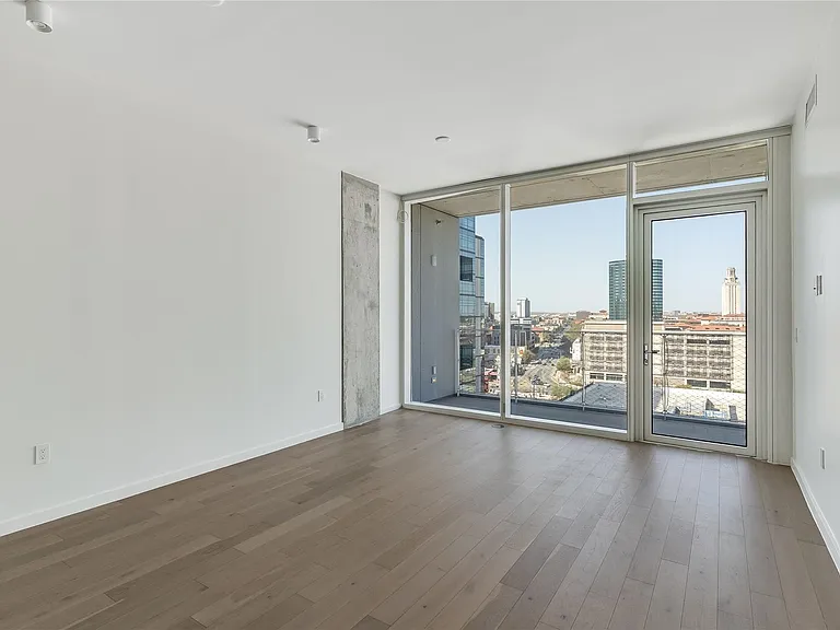 313 W 17th St #1202 — Photo 15