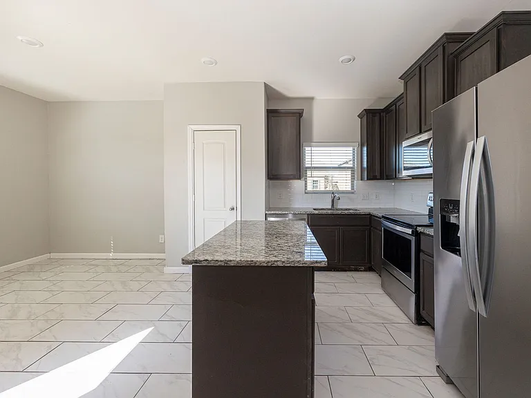208 Harvey St — Photo 28