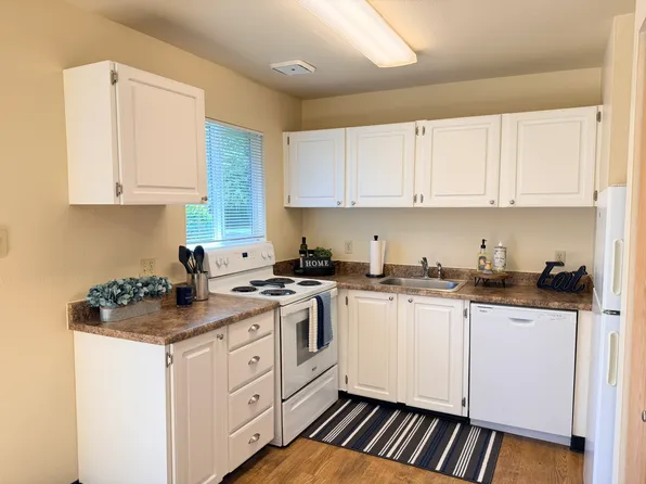 8856 SE Flavel St, Portland, OR 97266