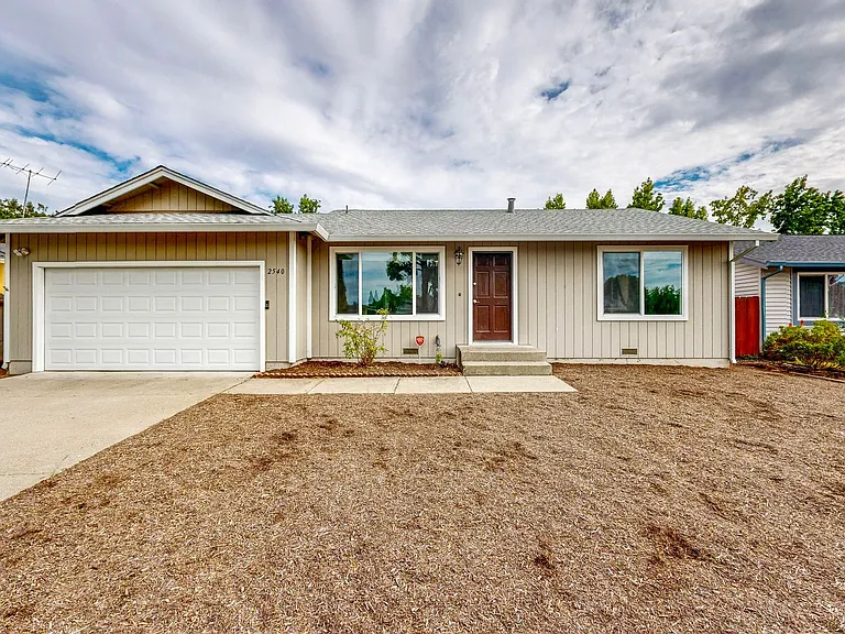 2540 Campbell Dr — Photo 1