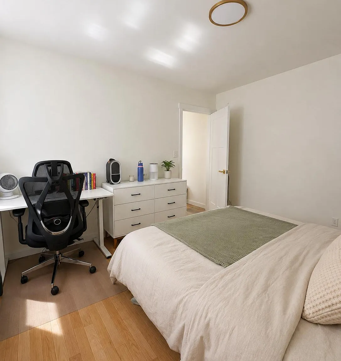 5 bed, 2380 sqft, $1,425 — Photo 4