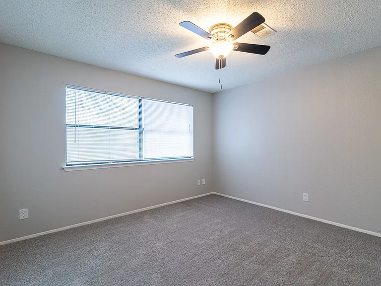 2906 Jadewood Ct #B — Photo 11