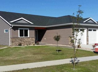 39 Hanfield St, Surrey, ND 58785