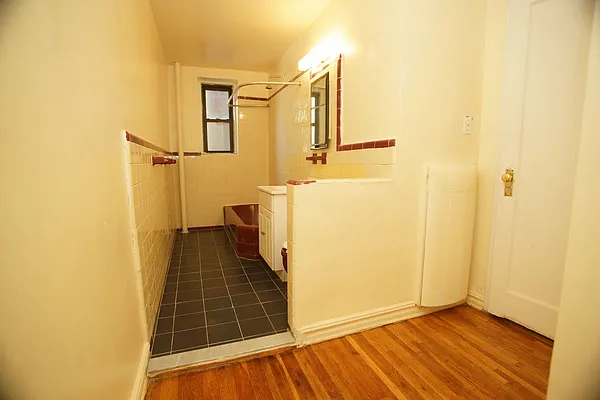 Rented by Norman Raindel, LREB | media 75