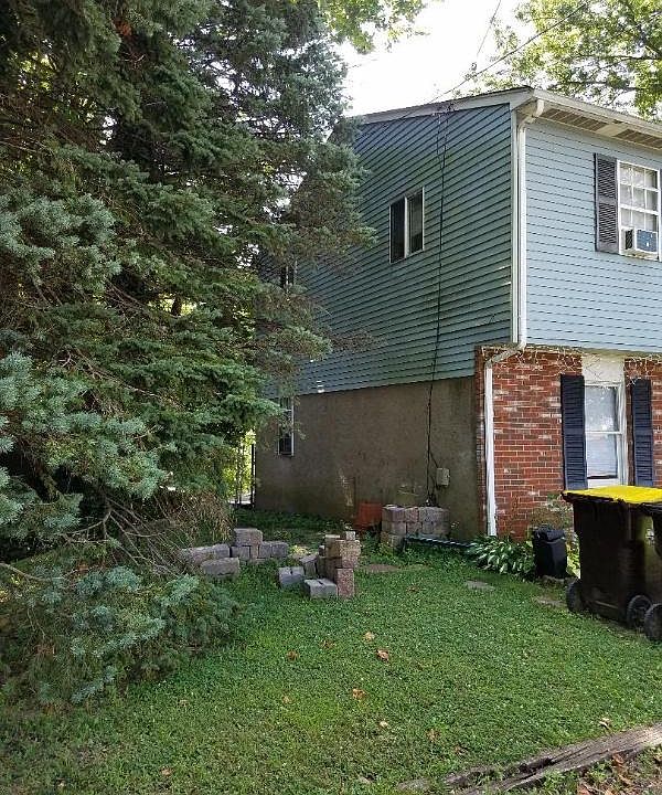 2nd image of 327 Birch Ave #B