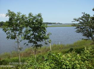 135 E High Bluff Dr, Hampstead, NC 28443