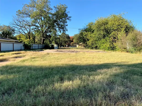 1313 N Rolling Hills Dr, Graham, TX 76450