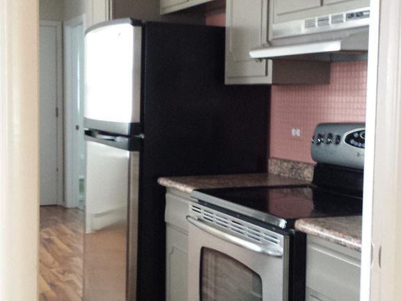 4th image of 762 Holiday Ln APT 3