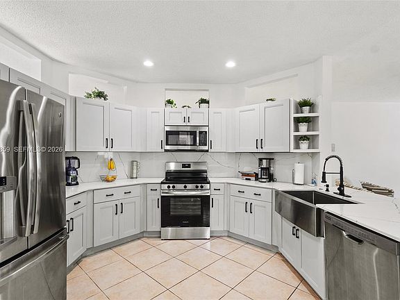 3rd image of 18222 SW 27th St
