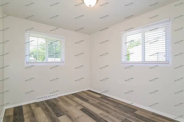 1149 Scott Ave — Photo 9
