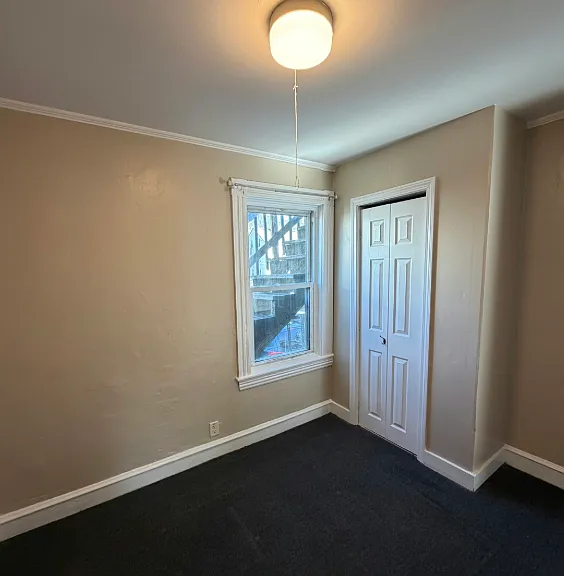 328 336 5th St Unit 1 Fall River Spacious 2 Bedroom in Corky Row Historic District! Great Location — Photo 20