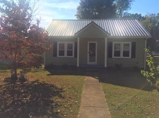 903 Market St, Decherd, TN 37324