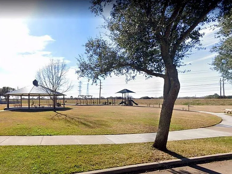 Lakefield Park