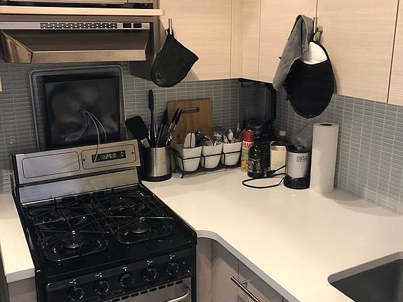 3rd image of 4 Park Ave APT 17P