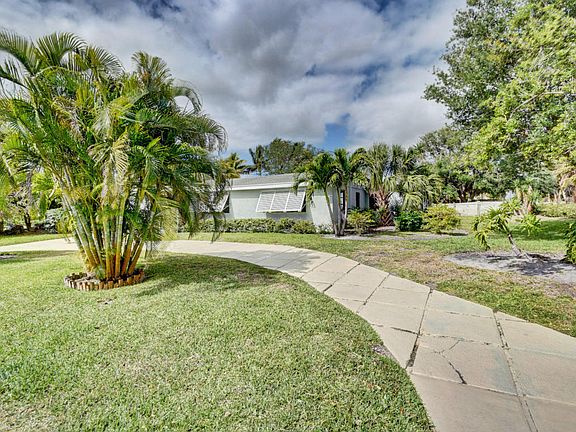 3rd image of 3605 SE 2nd St