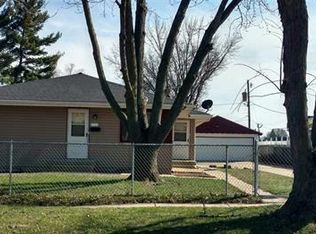 2420 Paradise Blvd #1, Rockford, IL 61103