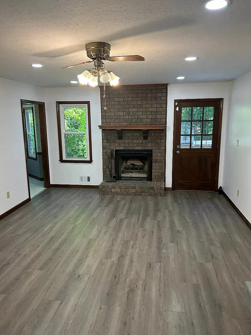 2414 Shiloh Dr SW — Photo 3