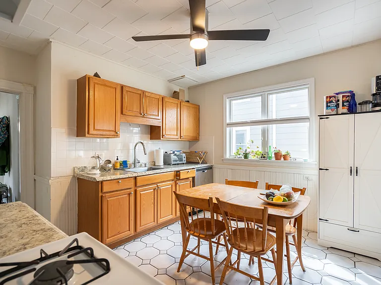 23 Madison St #1 — Photo 2