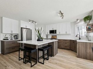 416 N Stonegate Rd NW, Airdrie, AB T4B2Z9