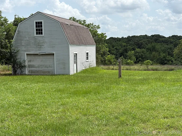 613 Sunshine Rd — Photo 16
