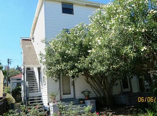 2210 Bernardo De Galvez Ave APT 5, Galveston, TX 77550