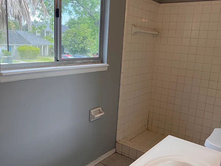 627 Aquatic Dr — Photo 15