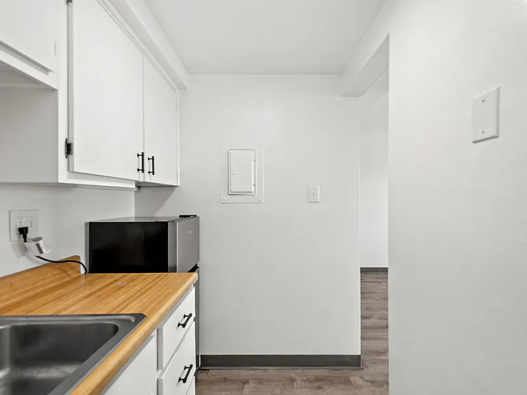 Penn Towers Apartments — Photo 9