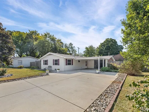 116 Lakeland Blvd, Swansea, IL 62226