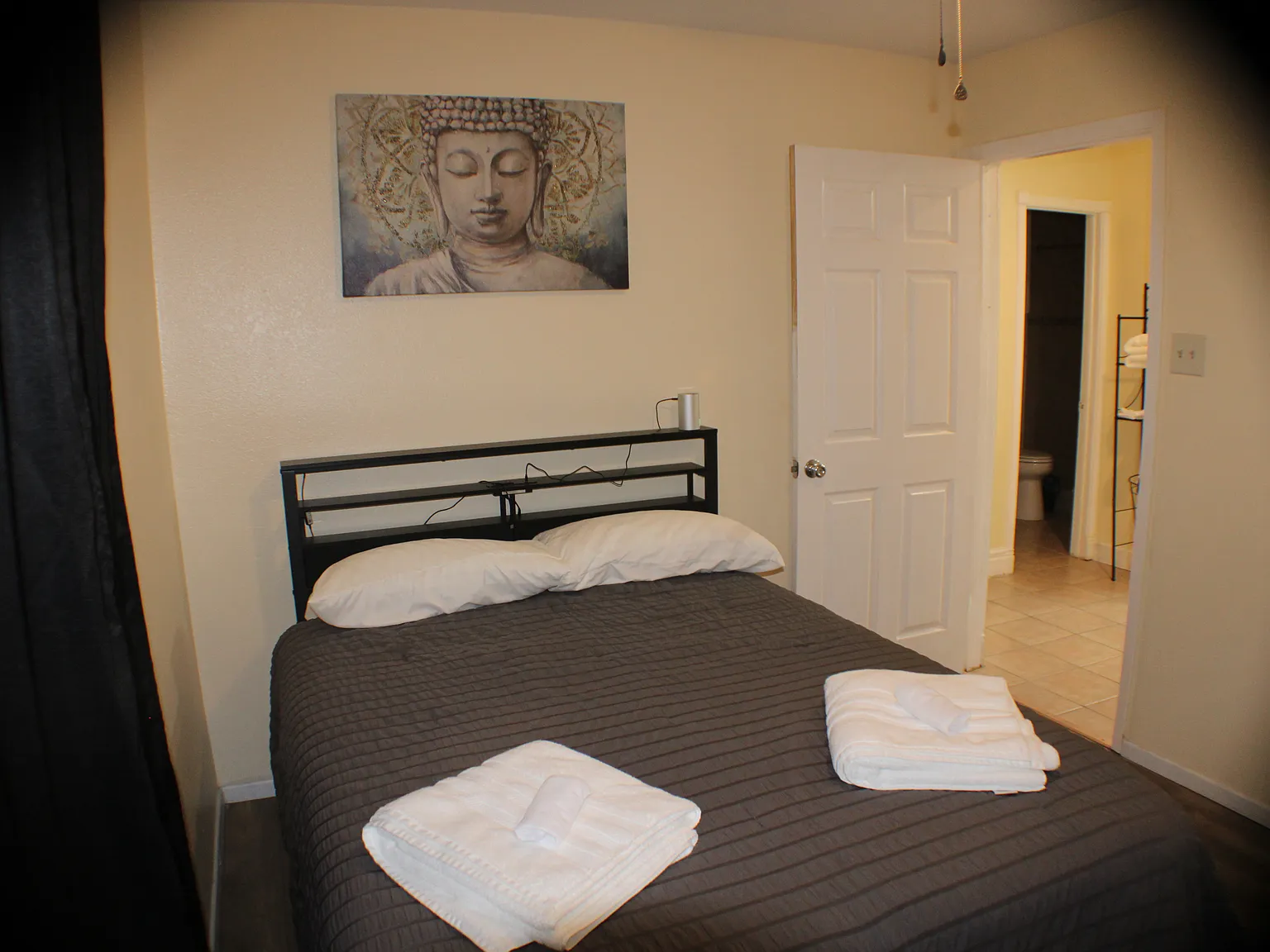 2 bed, 794 sqft, $1,300 — Photo 3