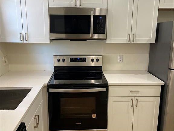 5th image of 180 Turtle Lake Ct APT 102