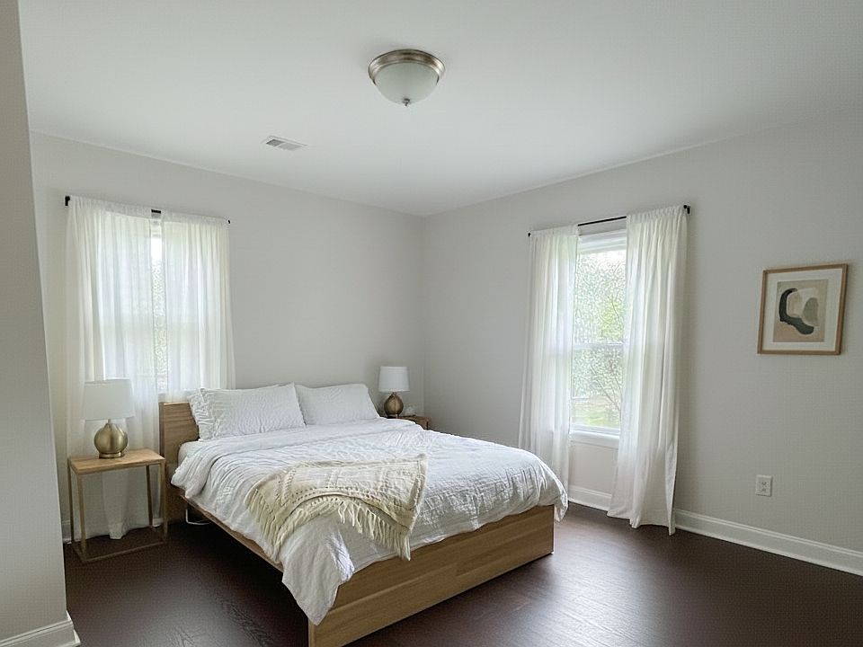 1st image of 2827 E 5th Ave Room B