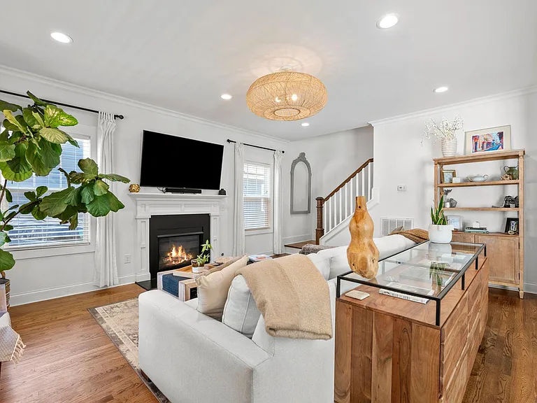 109 W Circle Ave — Photo 6