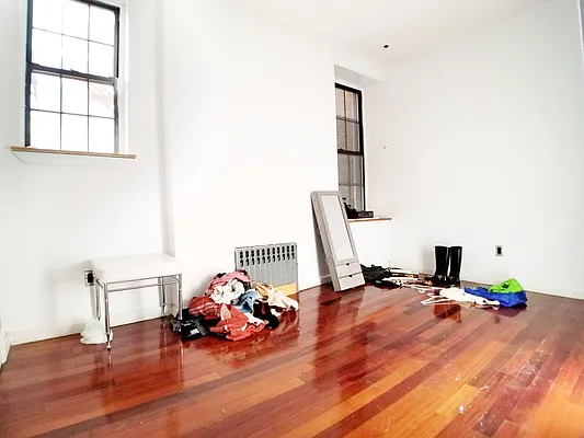 Rented by Rentall Group Inc | media 12