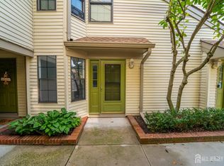 709 Sunshine Ct, Parlin, NJ 08859