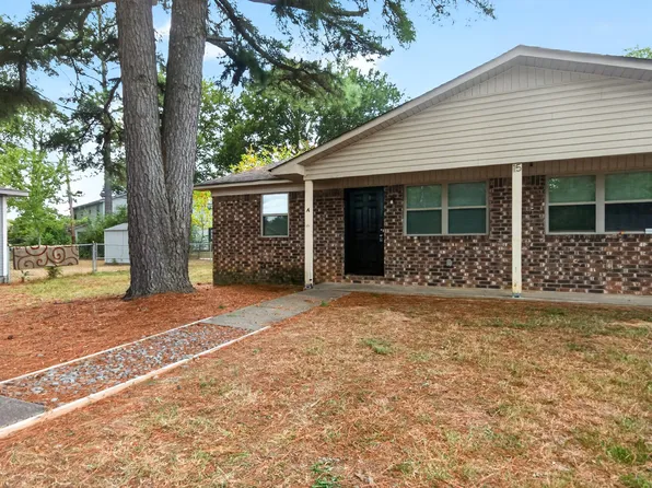 15 Macarthur Dr, Conway, AR 72032