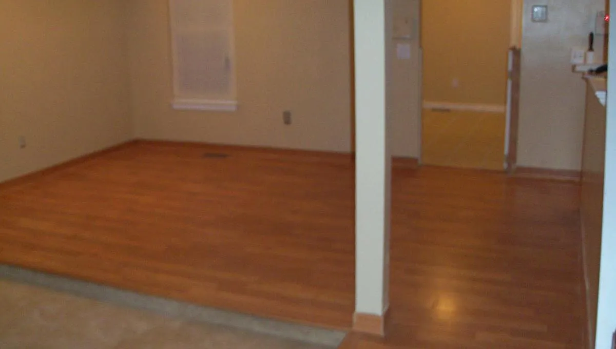Building Photo - 11230 Valley Bend Dr