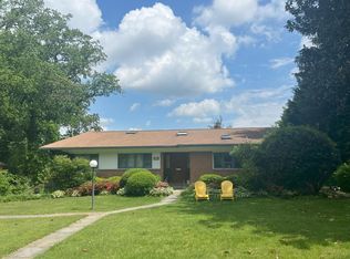 6112 Robinwood Rd, Bethesda, MD