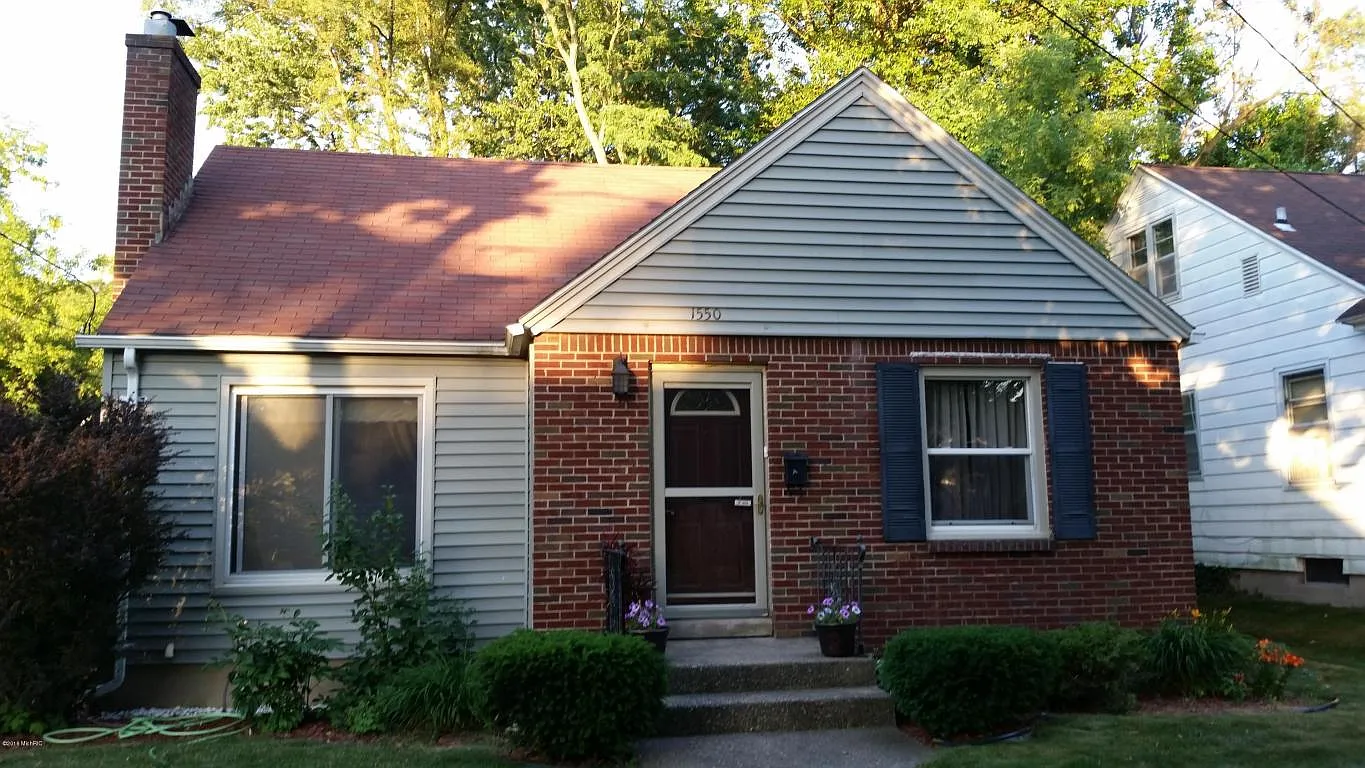 1550 Giddings Ave SE photo 1