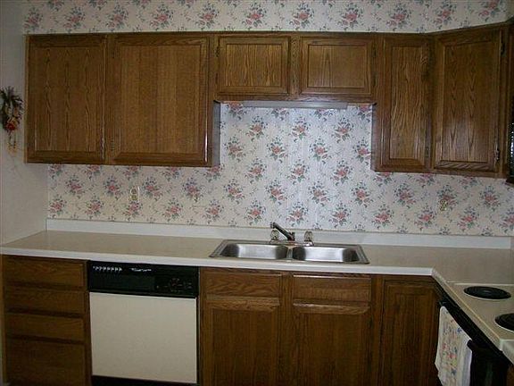 4th image of 2052 Westminster Ct