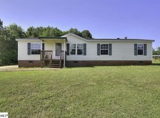 104 Birdie Ln, Fountain Inn, SC 29644