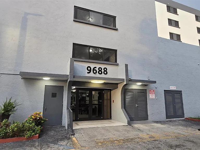 9688 Fontainebleau Blvd #404 — Photo 1
