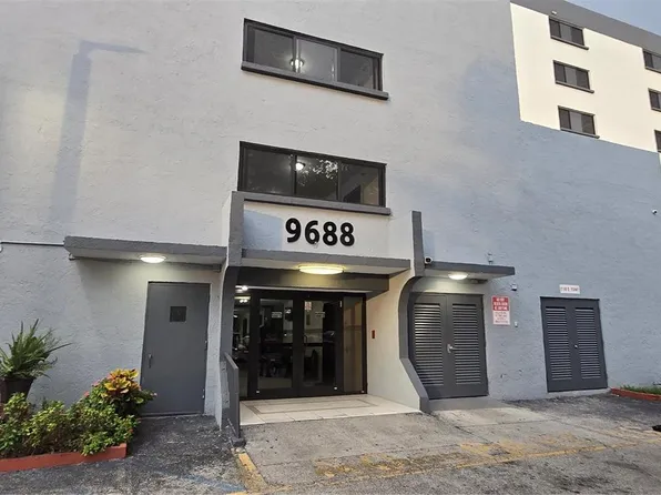 9688 Fontainebleau Blvd APT 404, Miami, FL 33172