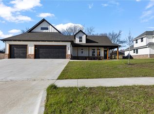216 Mueller Way, Prairie Grove, AR 72753
