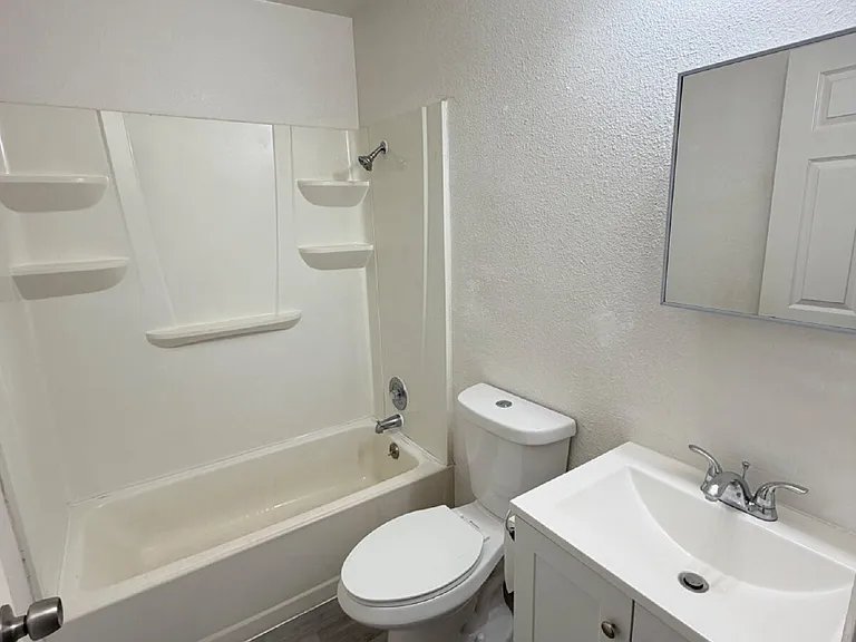 2553 Glen Ave — Photo 10