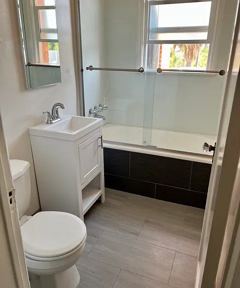 Serrano Club Apartments — Photo 9