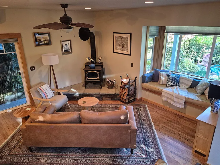 9180 Windward Ln — Photo 4