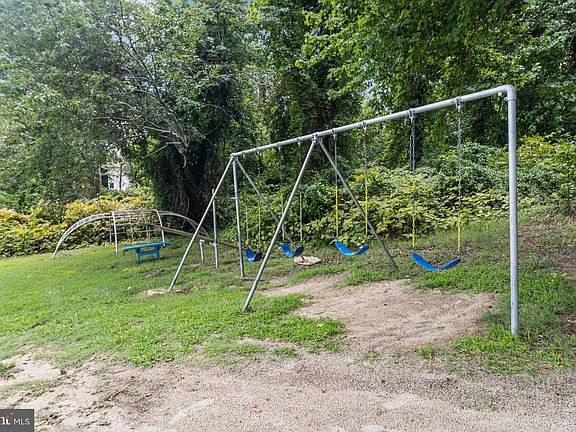 4th image of 4307 Ridgeway Ter