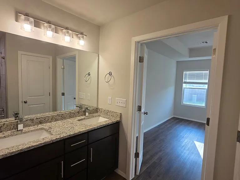 12462 S Maplewood Ave — Photo 15