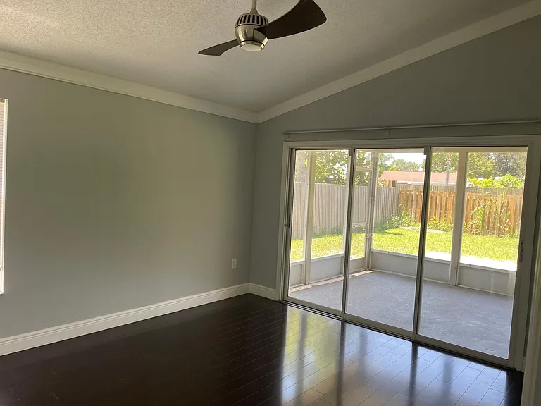 4782 Hamlets Grove Dr — Photo 7